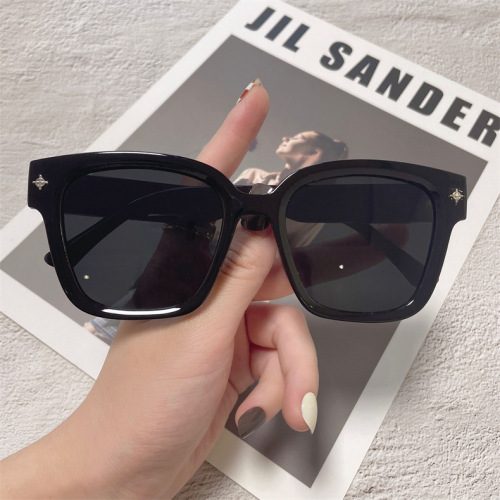 New style Wang Jiaer same style sunglasses men's large frame square brown sunglasses women's sun protection fashion blade glasses wholesale