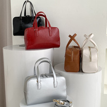 ߼СtɫŮrϞƤʿDμб