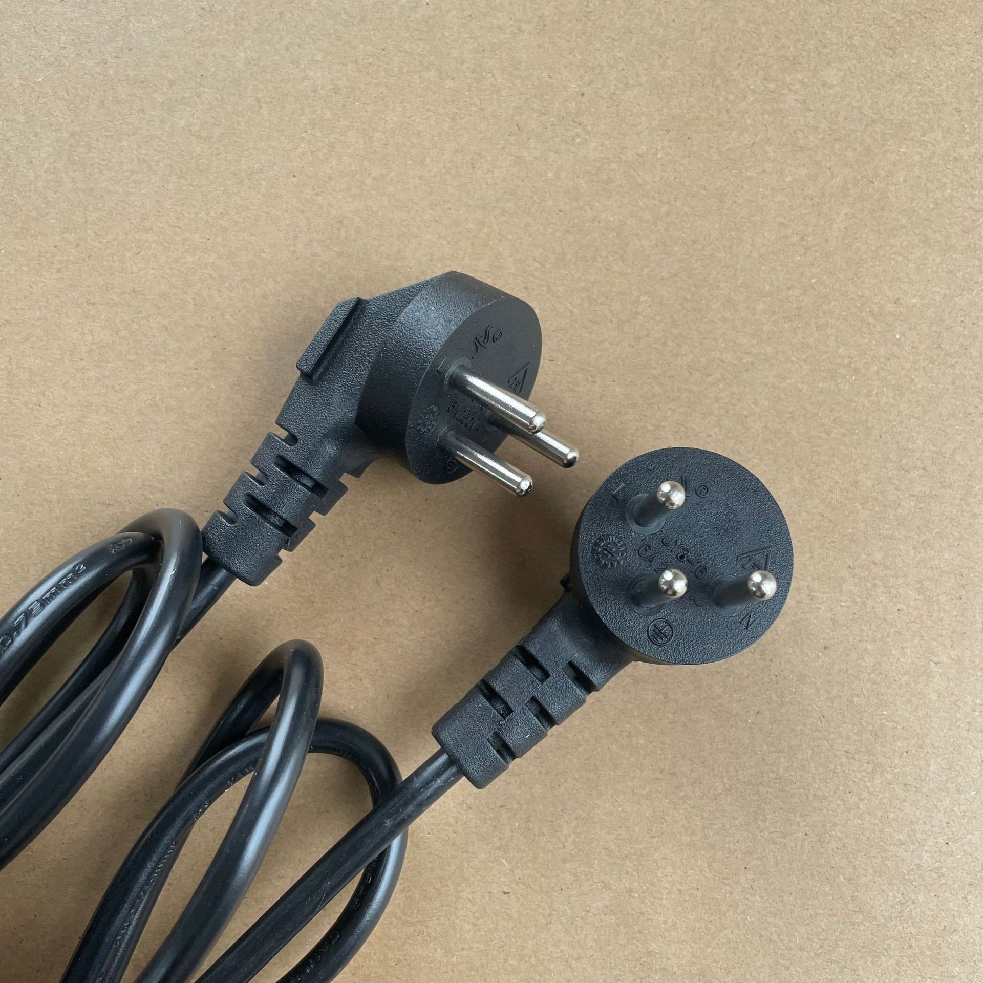 三芯以色列带电脑尾品字尾插头线 以色列标SII电源线