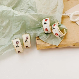 耳钉;耳环;项链