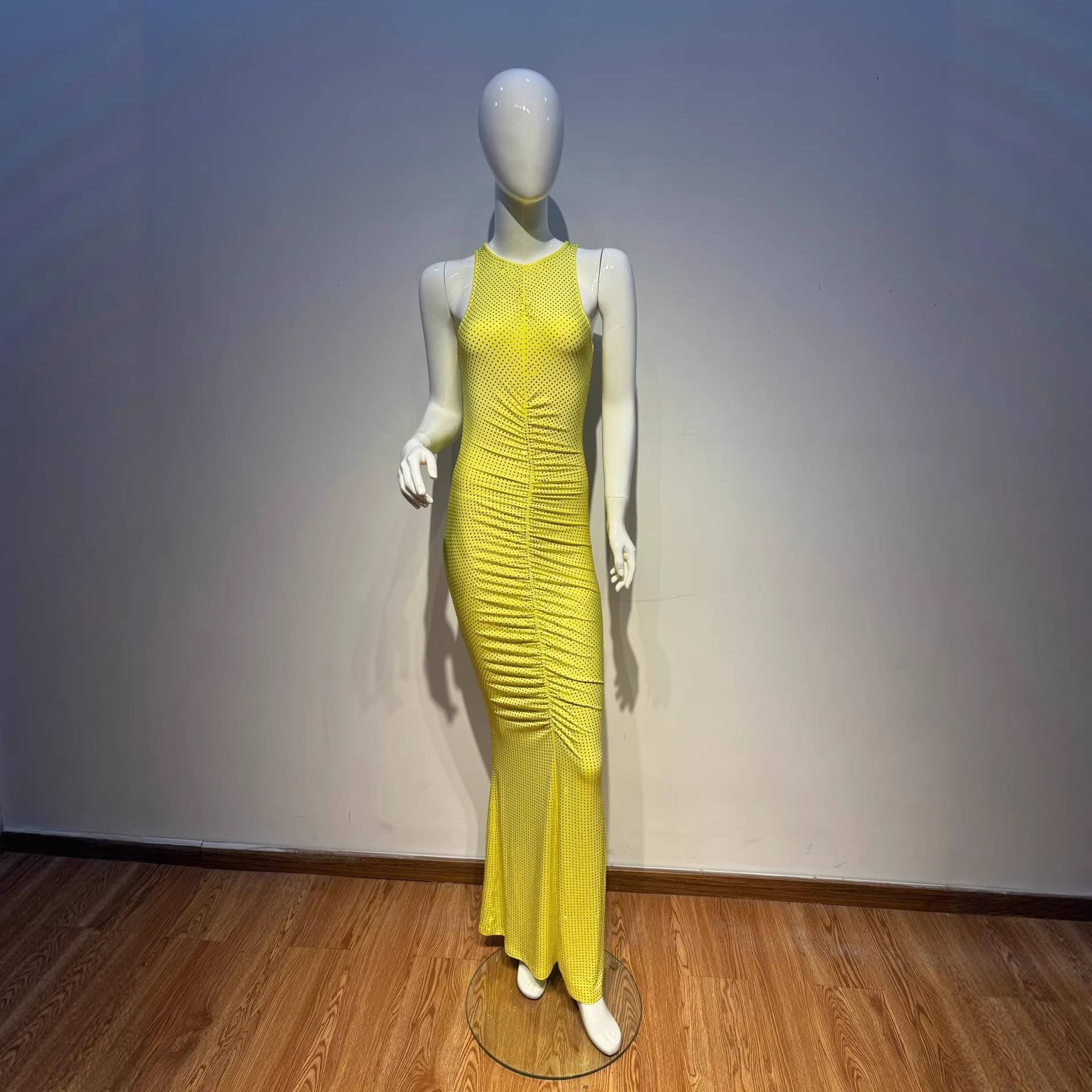 In-Stock European and American High-End Women's Clothing, Luxurious Rhinestone Embellished Bodycon Evening Dress, Elegant and Sexy Off-Shoulder Waist-Cinching Dress