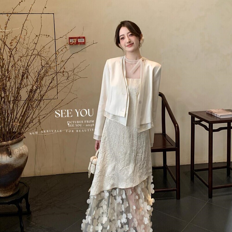 French-Style Romantic and Chic Patchwork Dress for Women, Waist-Cinching, Slimming, Gentle Long Dress Paired with a Jacket Two-Piece Set French-Style Romantic and Chic Patchwork Dress for Women, Waist-Cinching, Slimming, Gentle Long Dress Paired with a Jacket Two-Piece Set