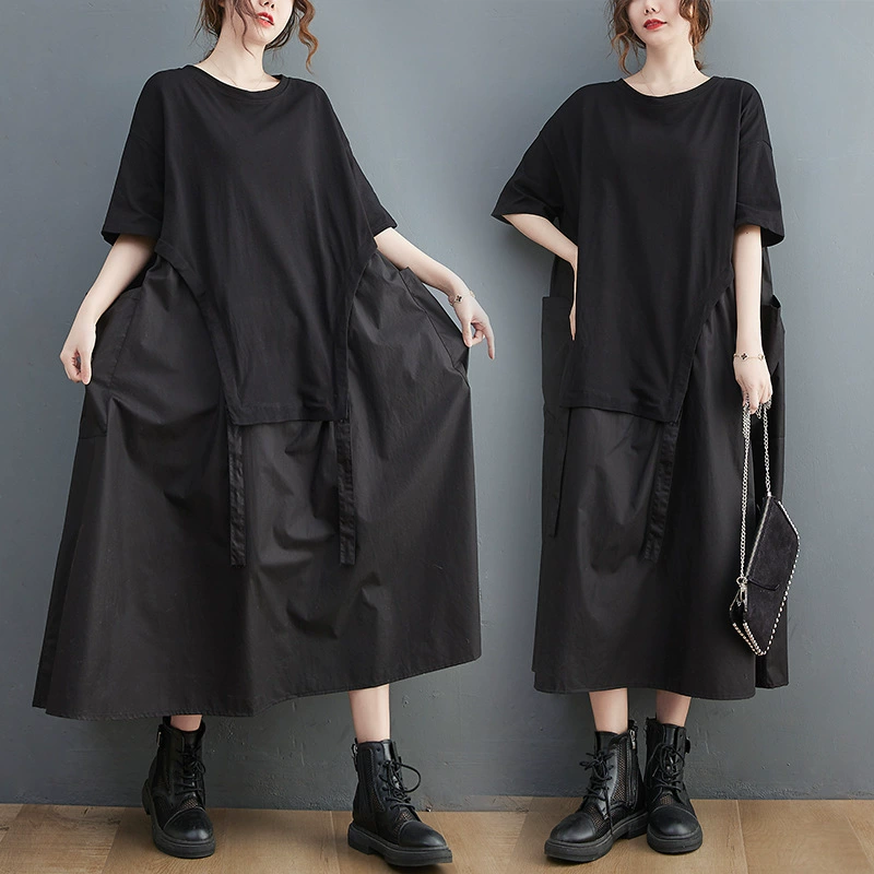 Реальный снимок лета 2025 года: свободная футболка большого размера с круглым вырезом, брюки с большим карманом на шнурке, платье средней длины