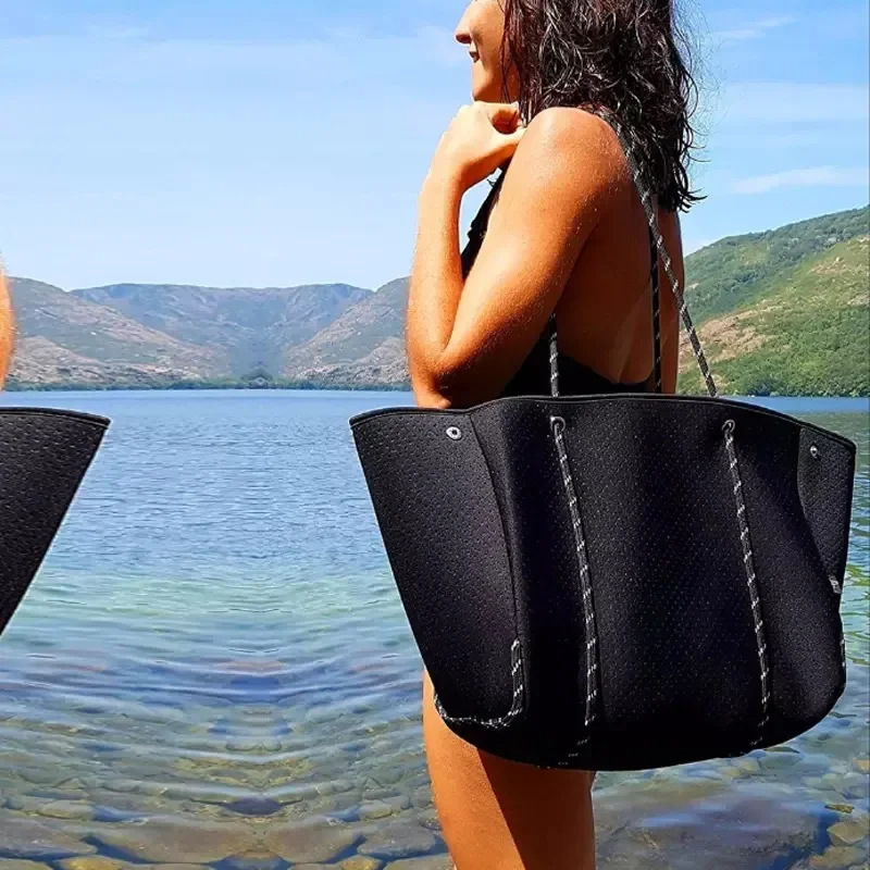 Waterproof Large Capacity Beach Bag For Women Shoulder Carry_voghion.com