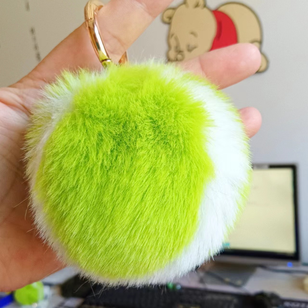 Imitación de piel de conejo Rex buena cosa sucedió Caqui colgante de peluche bola llavero bolsa de joyería teléfono móvil adornos hechos a mano de piel