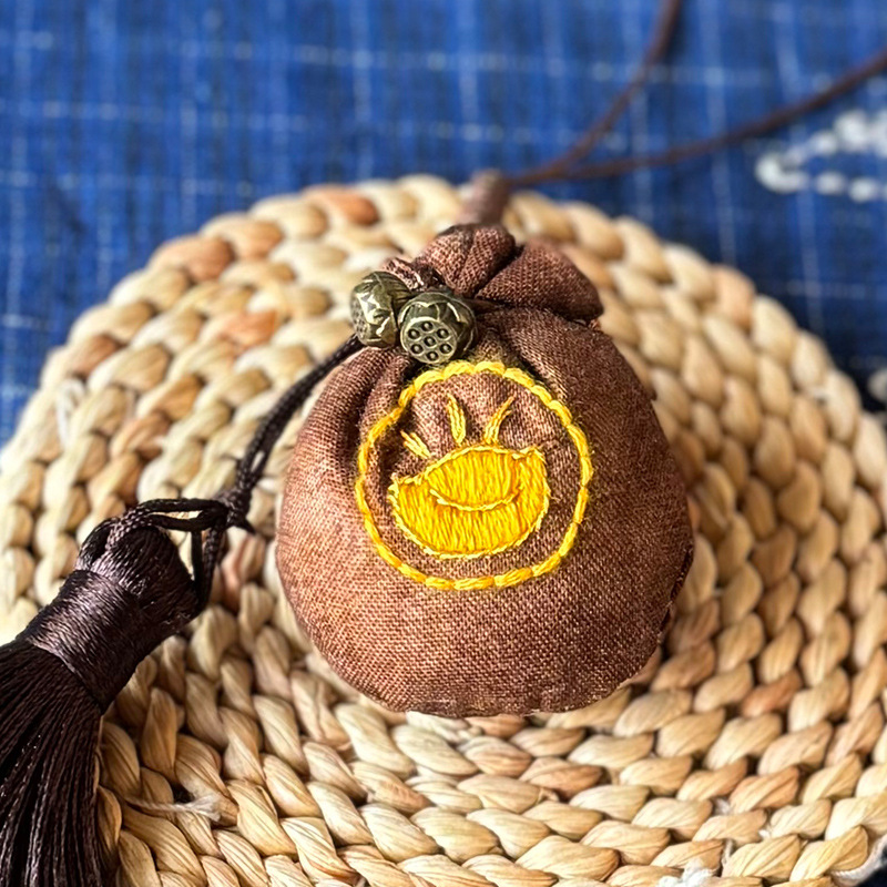 Bocado a mano DIY bolsas colgante Lu bordado chino molino de viento bolsos de mujer colgante bola bolsas creativas pequeñas