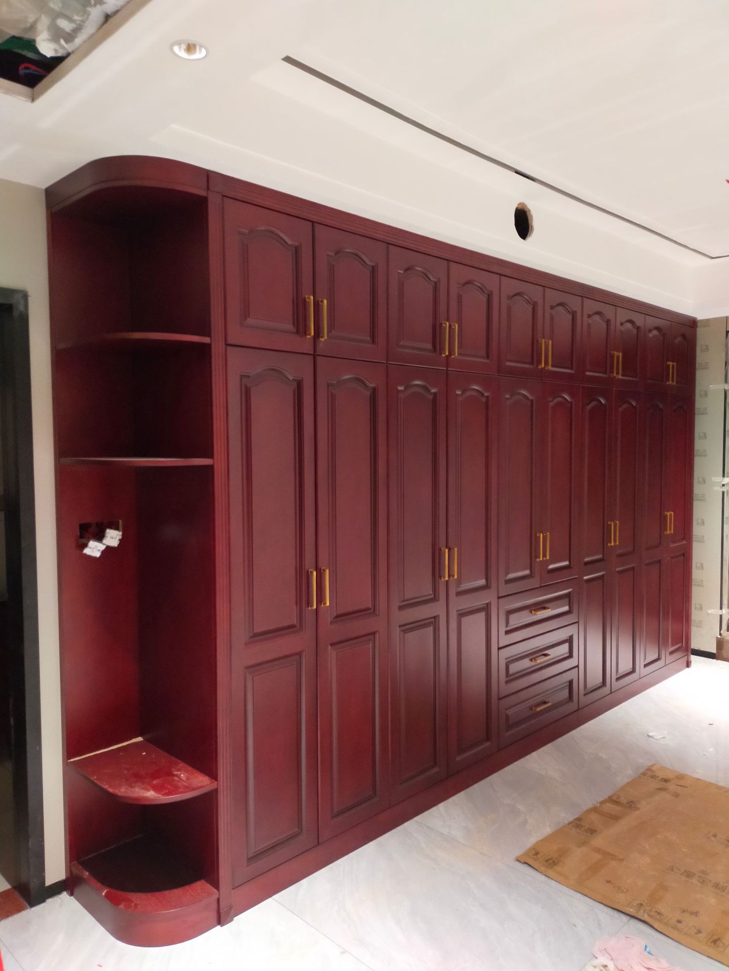 实木家具定制：打造属于你的温馨港湾