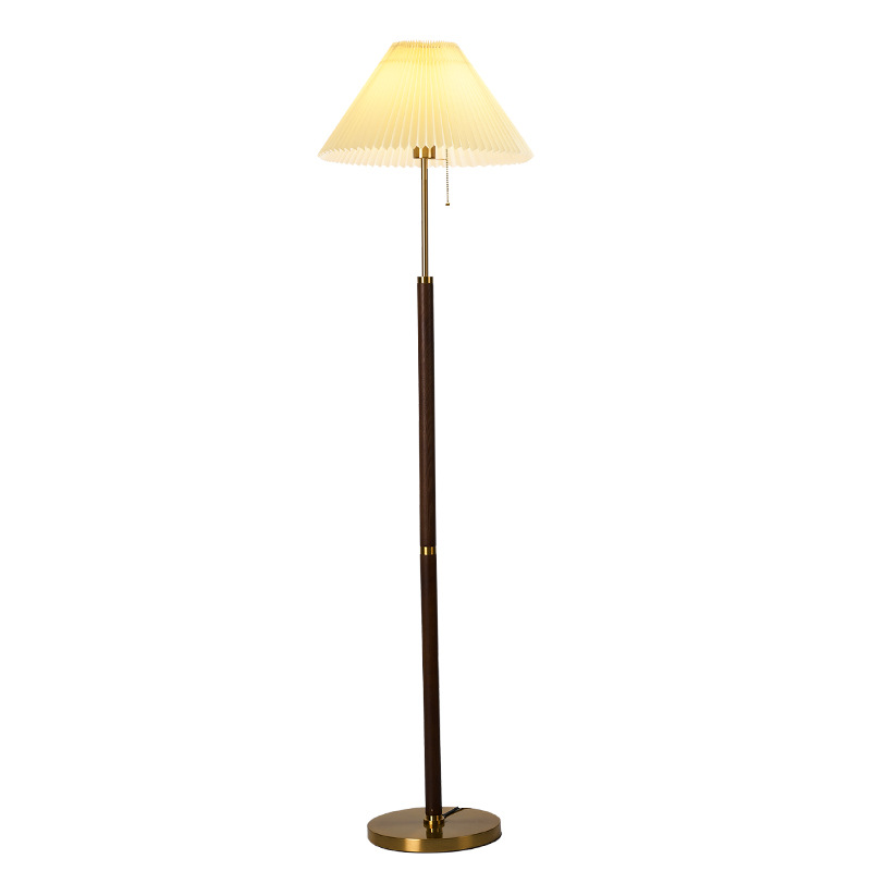 Lámpara de piso decorada con pliegues sofá de sala de estar minimalista lujoso estudio cama de cama lámpara de escritorio vertical lámpara de montaña L002