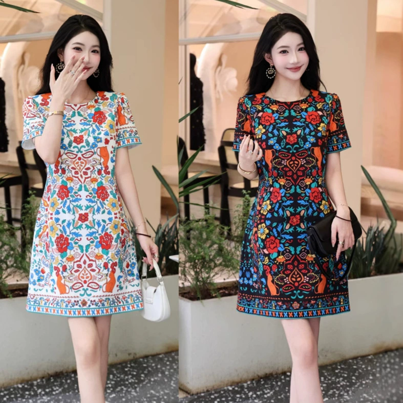 Платье А-силуэта в европейском стиле в стиле Chanel, новое летнее миниатюрное молодежное утягивающее платье с тяжелым принтом для женщин.
