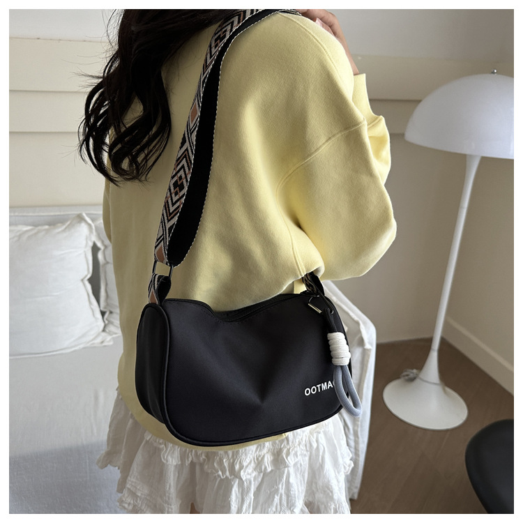 Canvas bag for women 2024 new autumn and winter versatile dumpling bag, casual and sporty wide-shoulder crossbody bag for women undefined