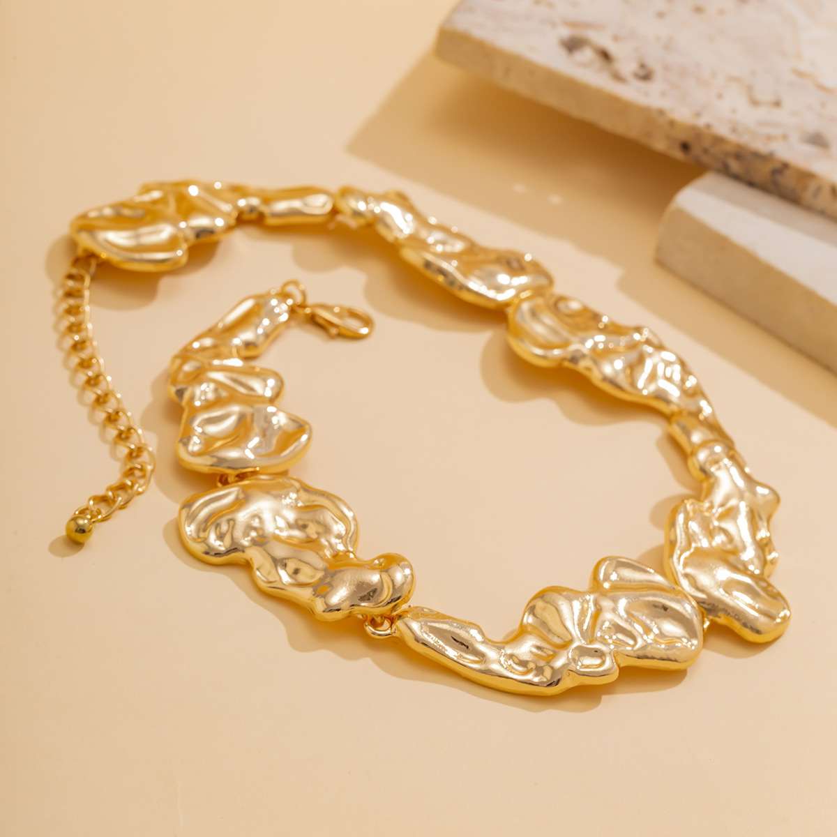Niche geplooide vloeibare metalen wind choker minimalistische lava onregelmatige vintage kraag sieraden_voghion.com