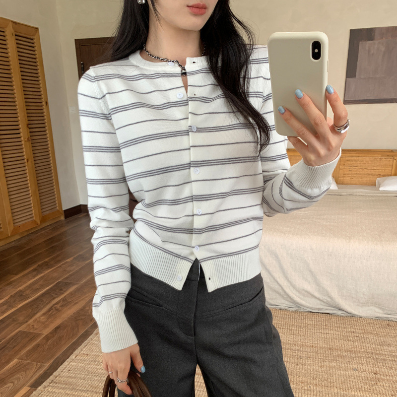 Striped Round-Neck Stylish Long-Sleeve Knit Cardigan for Women, Autumn/Winter 2026 New Style, Slim-Fit, Flattering, Fashionable Top