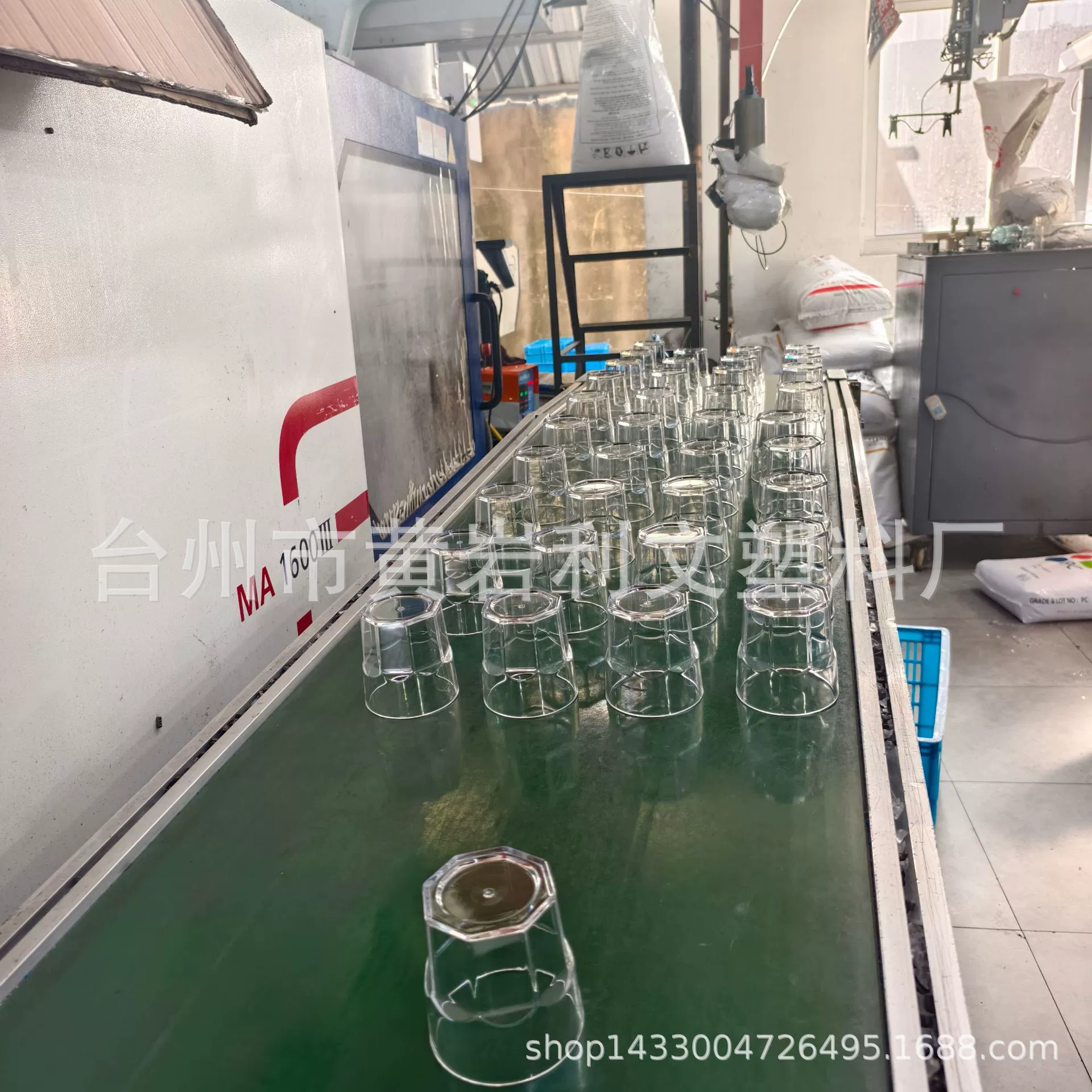 Manufacturer's new plastic PS octagonal cup, Coke drink cup, transparent bar KTV low-price plastic cup