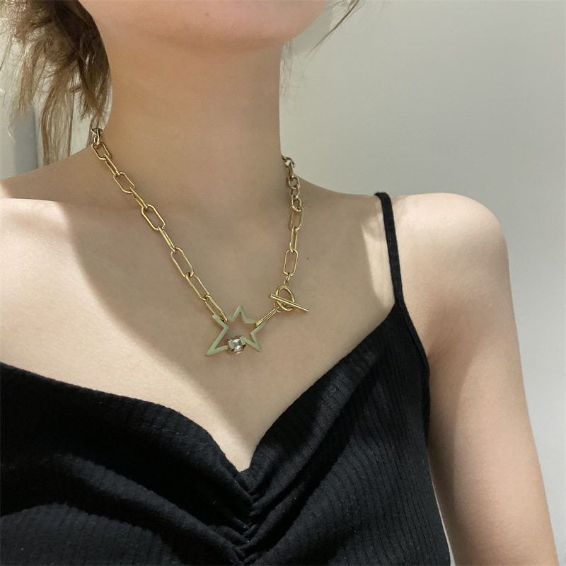 Fashion Hollow Five-pointed Star Ot Buckle Thick Necklace display picture 1