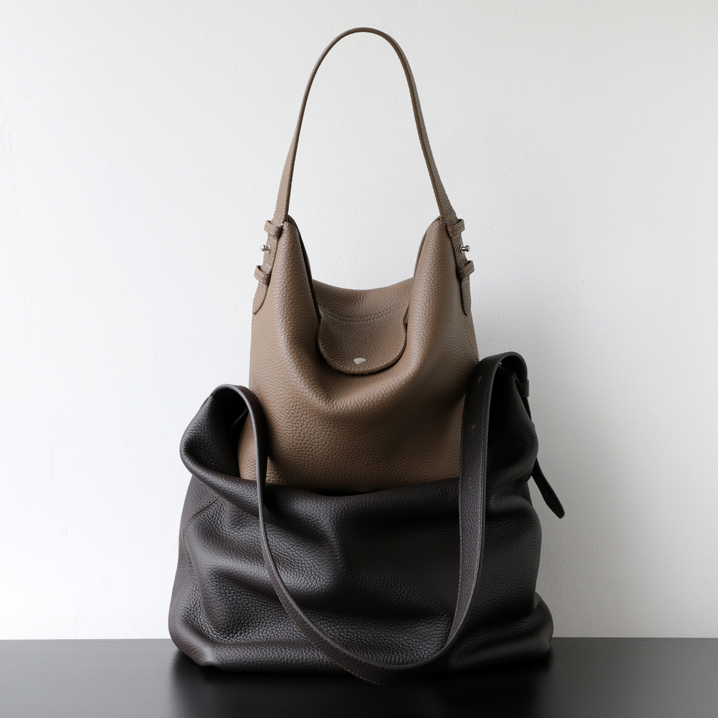 Light luxury, large-capacity, relaxed style, full-grain top-layer cowhide bucket bag, simple commuter handbag, genuine leather women's shoulder bag