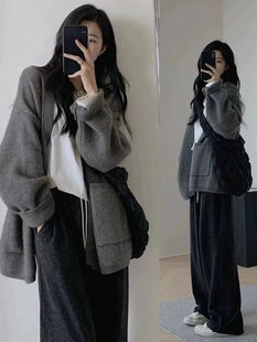 -in stock pregnant women autumn and winter cardigan coat white T two-piece
