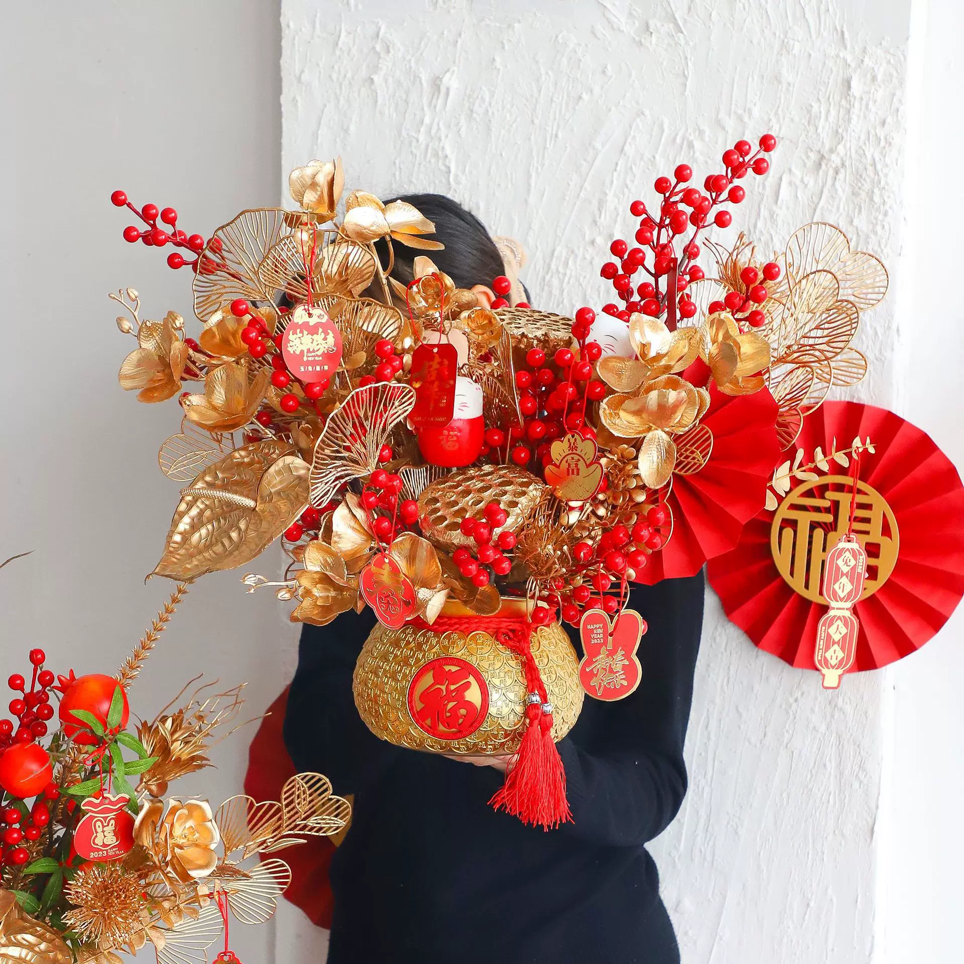 节日喜庆包装花盒批发年宵花装饰圆形塑料礼品盒龙年金色聚宝盆