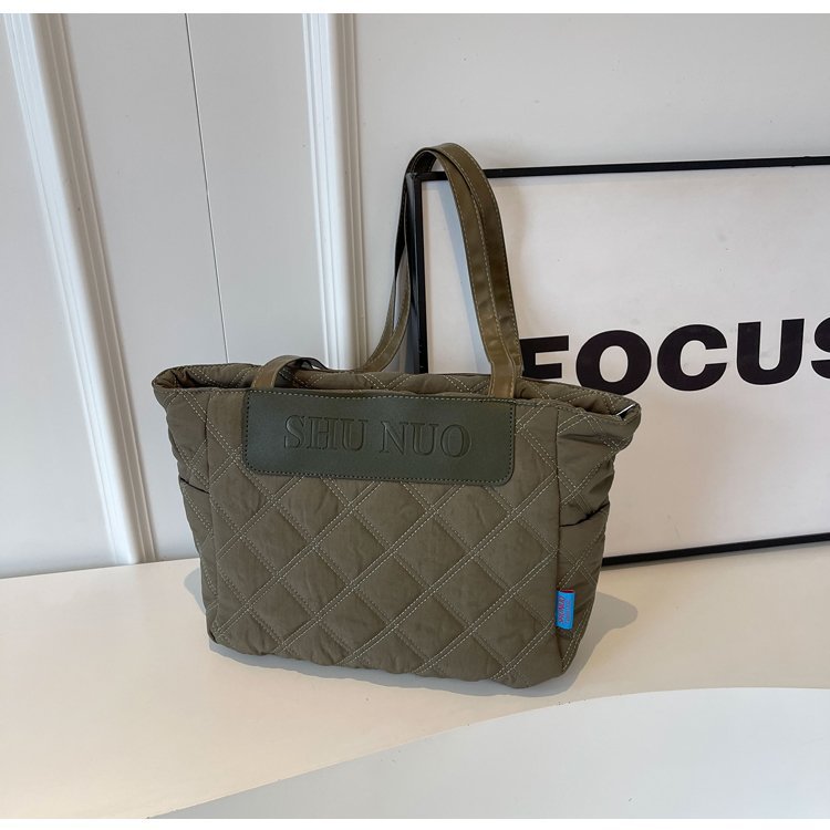 Bolso de moda de gran capacidad 2024 nuevo bolso de todo fósforo bolso de algodón otoño e invierno bolso de mano de un solo hombro