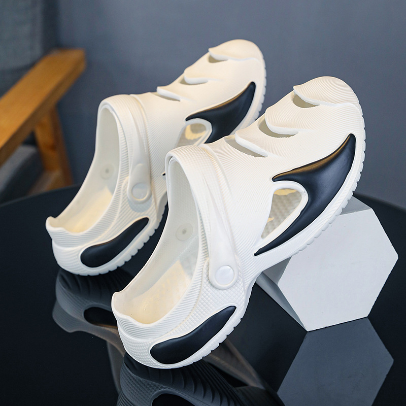 Zapatillas para hombres de verano Baotou Hole Sandallas para hombres pisar la sensación de deslizamiento fuera de la playa de ocio dos zapatillas frías