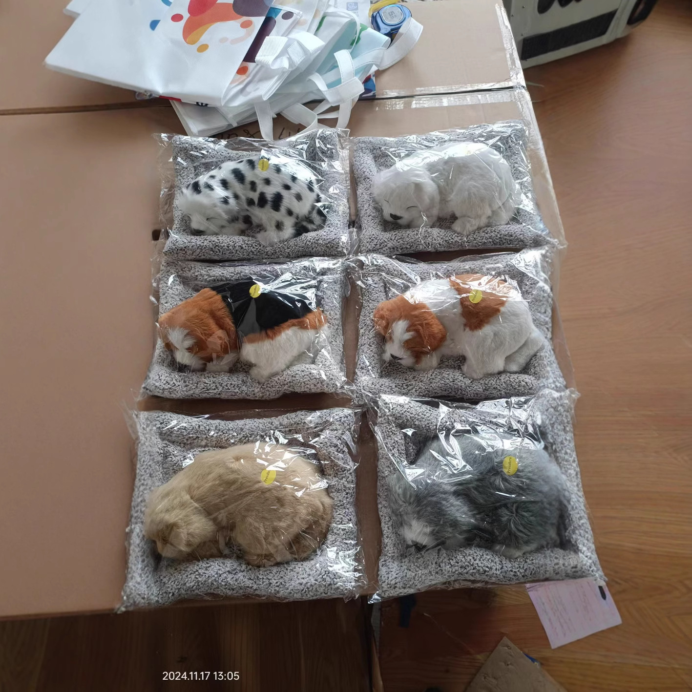 Simulación de gatos llamará adornos de carbón de bambú desodorante artesanía peluche perros dormidos adornos de automóviles al por mayor