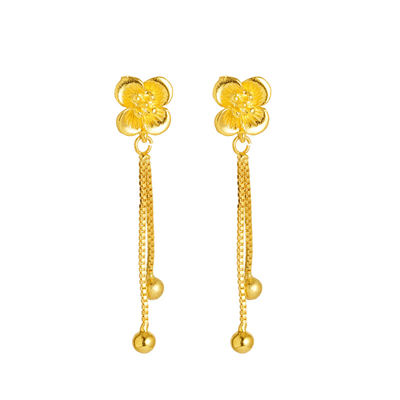 INS Flor de cuatro hojas línea de oreja de mujer Vietnam arena oro borla larga luz pendientes de lujo moda todo partido Internet estilo de la celebridad al por mayor image 7