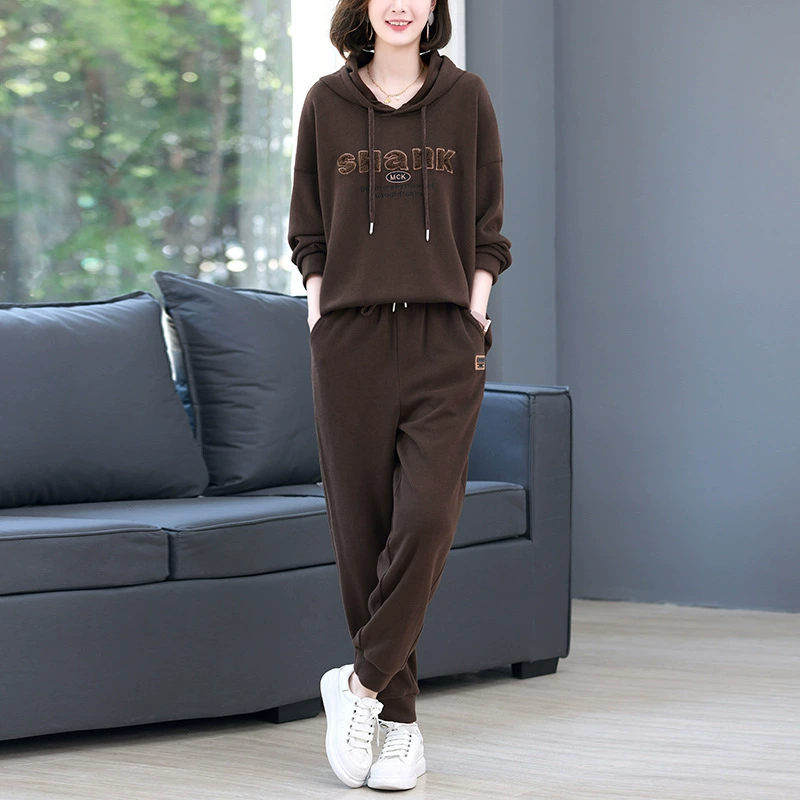 Модный костюм-свитер, женский весна и осень 2023, новый свободный стильный спортивный комплект из двух предметов для отдыха матери среднего возраста