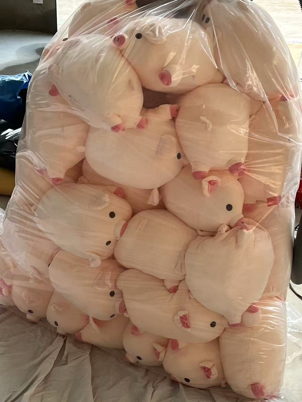 Cute Pig Plush Toy, Lying Pig Doll, Super Soft Pillow for Sleeping on the Bed, Birthday Gift for Men and Women