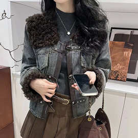 复古羊羔毛拼接牛仔外套女欧洲站2025年冬季新款韩版羽绒内胆夹克