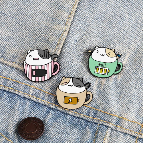 Cross-border funny alternative tea cup inside the world brooch creative pin badge cute couple gift badge