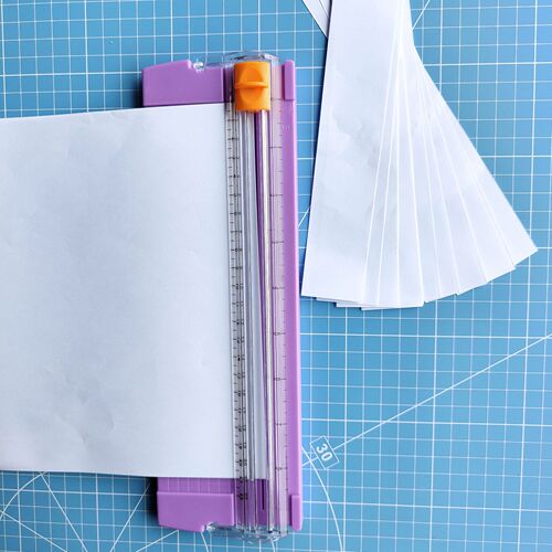 Small paper cutting knife Student handmade hand account paper cutter Mini portable paper cutting machine A5 photo cutter supply