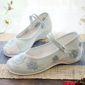 Rain lotus new old Beijing cloth shoes embroidered shoes hanfu shoes with hanfu goosegrass bottom quietly elegant antique soft-soled shoes