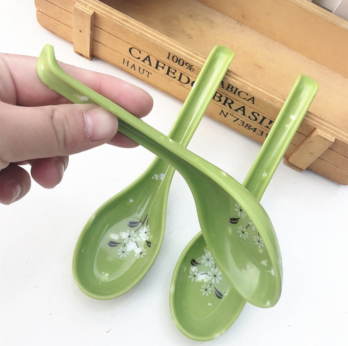 Blue and white melamine soup spoon for household long-handled hot pot restaurant soup spoon imitated ceramic melamine spoon for restaurant use 
