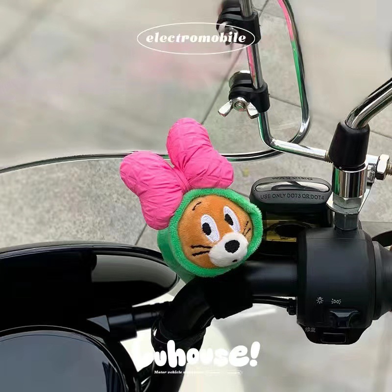 Highland Plush Pendant: Katong Auto Parts and Accessories - jerry-bow-tie-mouse-vertical-magic-sticker-strap