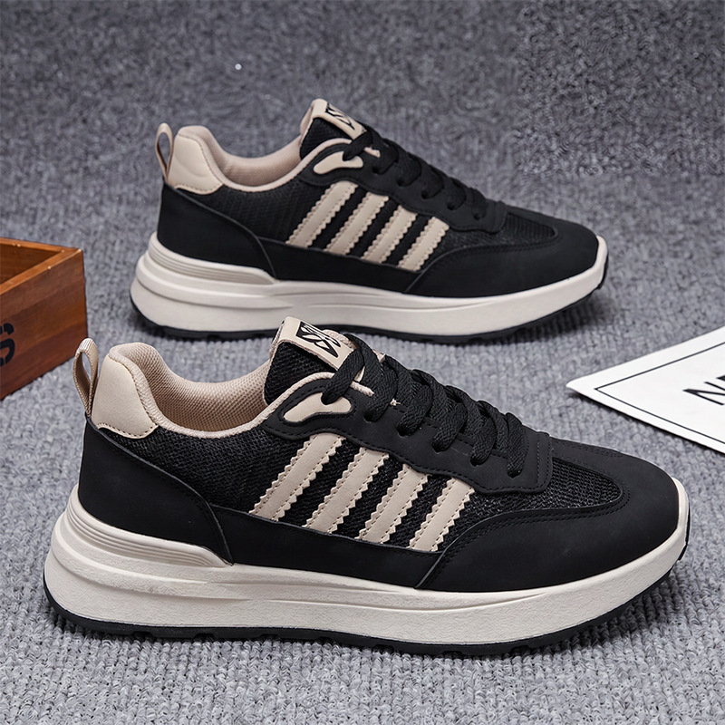 En el verano de 2026, los nuevos zapatos masculinos, la superficie de la red, los zapatos deportivos de ocio transpirables, los zapatos de papá estudiantil de fondo grueso para correr