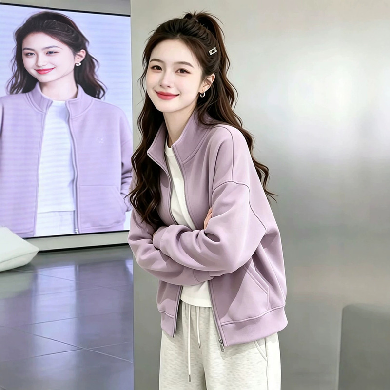 2026 Spring and Autumn New Style Stand Collar Zipper Sweatshirt Jacket for Women, Loose Fit, Versatile Short Jacket, Casual and Youthful Top 2026 Spring and Autumn New Style Stand Collar Zipper Sweatshirt Jacket for Women, Loose Fit, Versatile Short Jacket, Casual and Youthful Top
