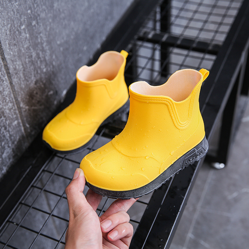Children's Short Rain Boots, Kids' Water Shoes, Boys' and Girls' Parent-Child, Medium and Large Kids' Non-Slip Rain Boots, Warm Student Cold-Proof Rubber Shoes