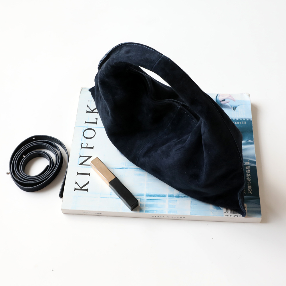 양 스웨이드 핸드백 2024 가을과 겨울 새로운 가죽 어깨 크로스 바디 작은 가방