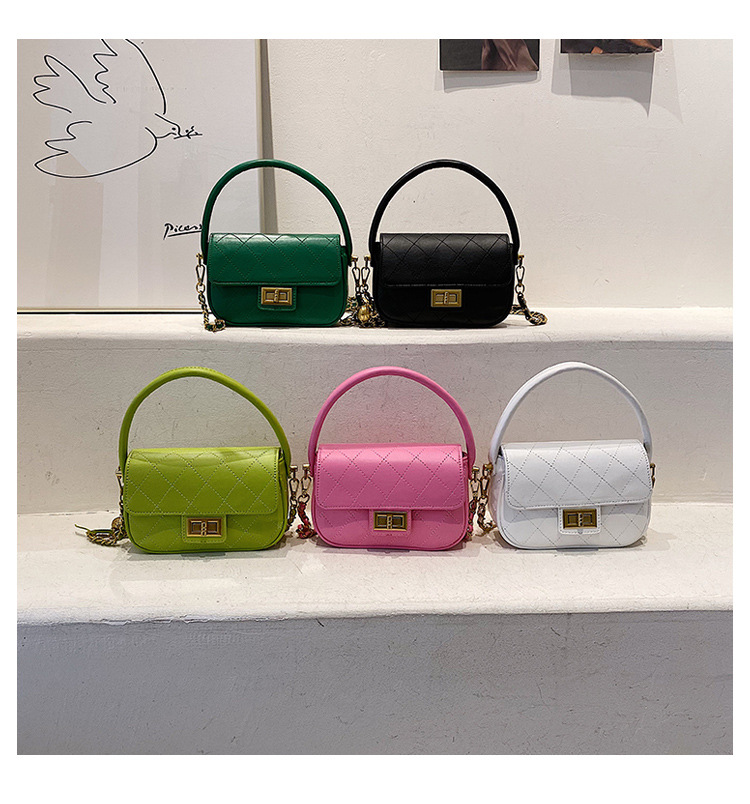 Summer 2022 New Rhombus Chain Solid Color Crossbody Bag display picture 1