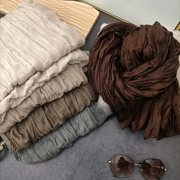 Solid Color Cotton and Linen Scarf Vintage Autumn and Winter New Arrival Pleated Green Vintage Thin Long Shawl Warm Silk Scarf for Men and Women