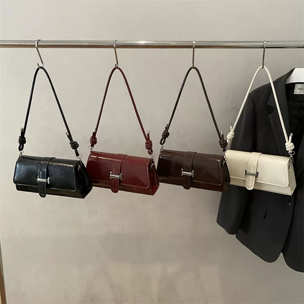 This Year's Popular Korean Style Small Square Handbag for Women 2025 Autumn New Fashion Lock Shoulder Bag Commuter Underarm Bag