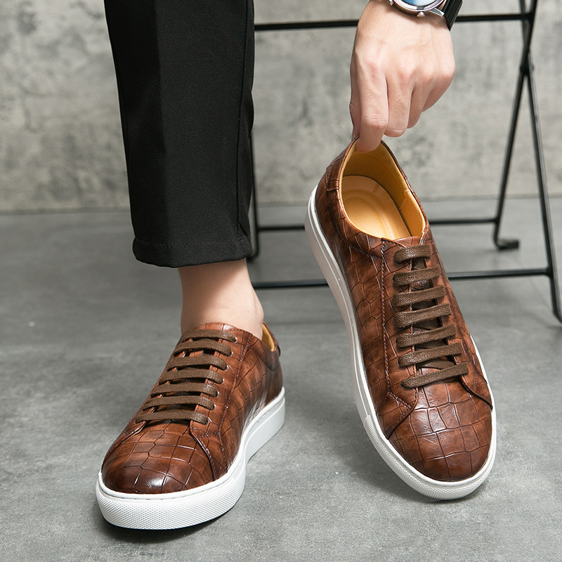 Gran tamaño de comercio exterior británico estilo grueso zapatos de skate de lazos de 46 talla de moda zapatos de cuero casuales zapatos deportivos de hombre pequeños zapatos blancos