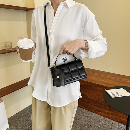 Popular Fashion Checkered Shoulder Bag Women's Texture Embossed Parent-and-Child Bag Stylish Versatile Crossbody and Single-Shoulder Bag