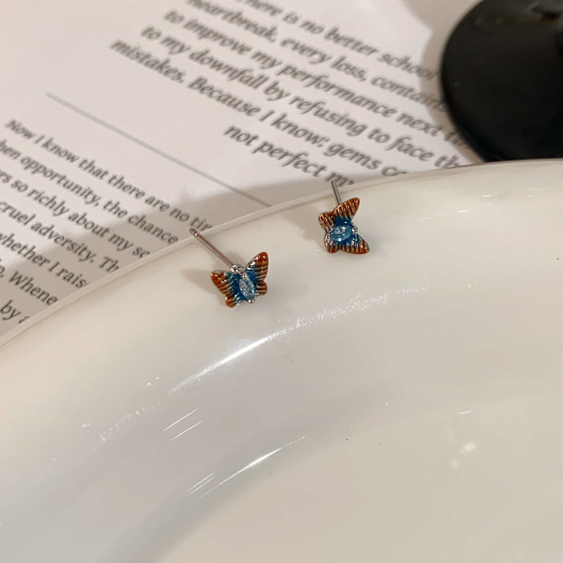 Green dripping butterfly earrings