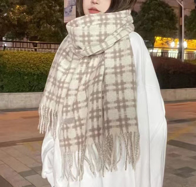 Versión coreana del nuevo producto bufanda a cuadros de cachemira de imitación mujer otoño e invierno bufanda cálida gruesa estudiante bufanda de moda de todo fósforo