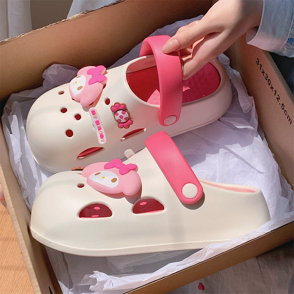 Новая модель девушки милые кроссовки Merodi дырки для девочек сердца 2024 летняя EVA мягкие подошвы пляжные туфли сандалии бинс