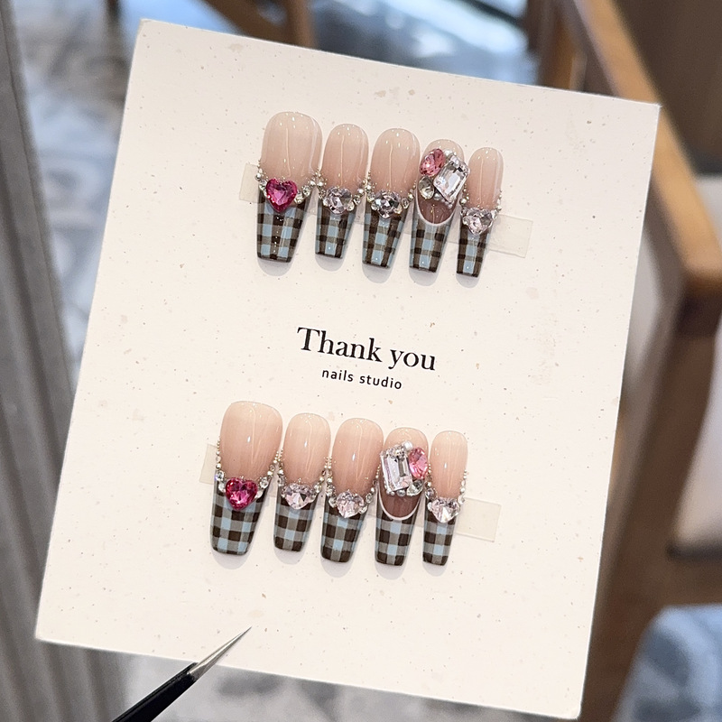 Summer Plaid French-Style Boutique Handmade Wearable Nails with a High-End Feel, Medium-Length Nail Art False Nail Tips Summer Plaid French-Style Boutique Handmade Wearable Nails with a High-End Feel, Medium-Length Nail Art False Nail Tips
