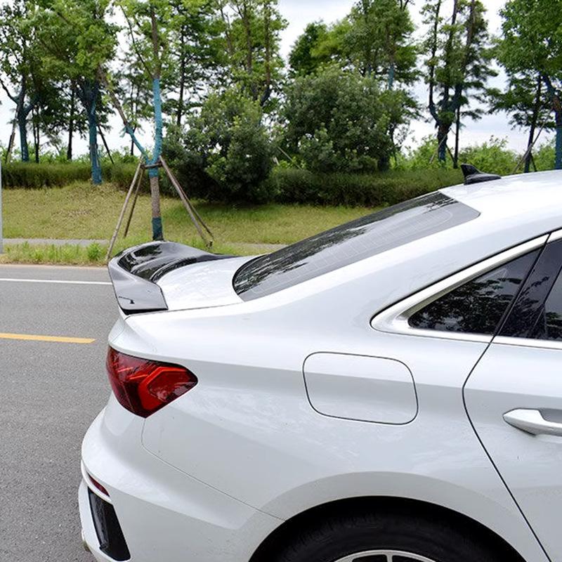 Applicable to 2021-2023 Audi A3L models: RS3-style carbon fiber roof spoiler, no drilling required