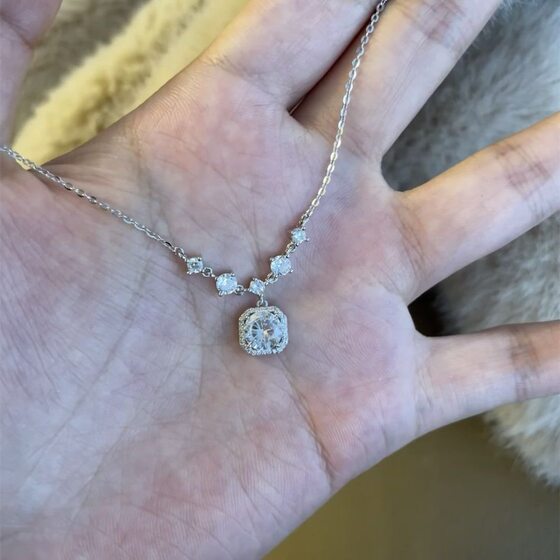 Flash Square Diamond Necklace Women's 2025 New Spring and Summer Sweet Light Luxury High Feeling Elegant Design Feeling Clavicle Chain