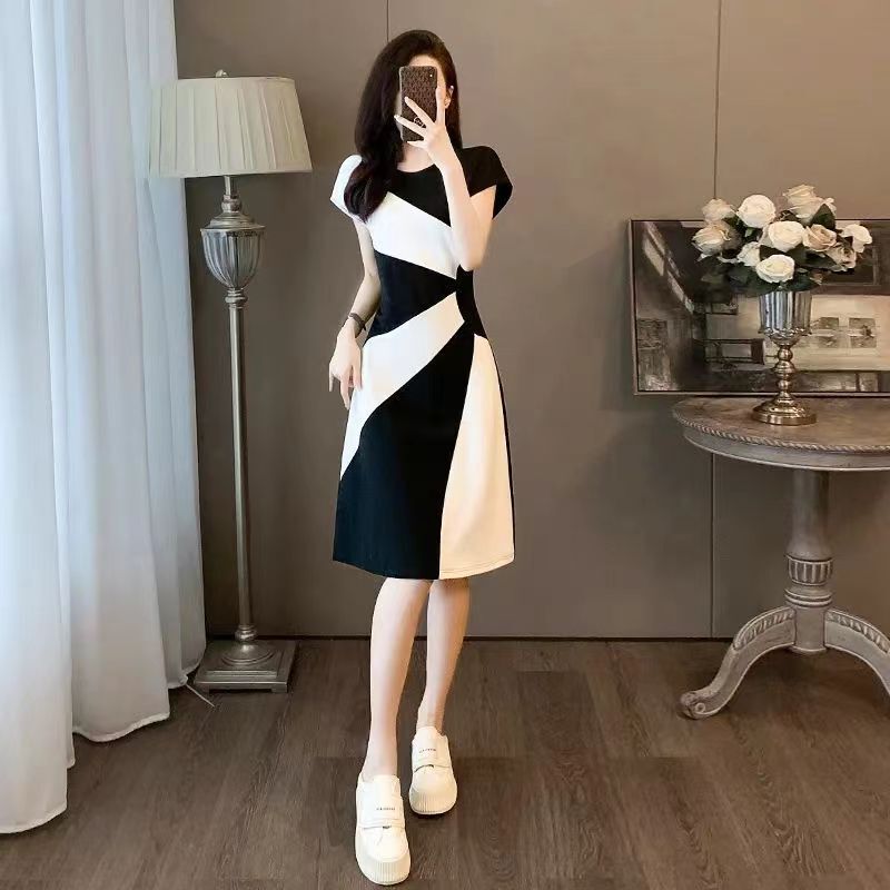 Popular French Dress Summer 2025 New Style Waist Slimming High-End Black and White Splicing Casual Skirt for Women