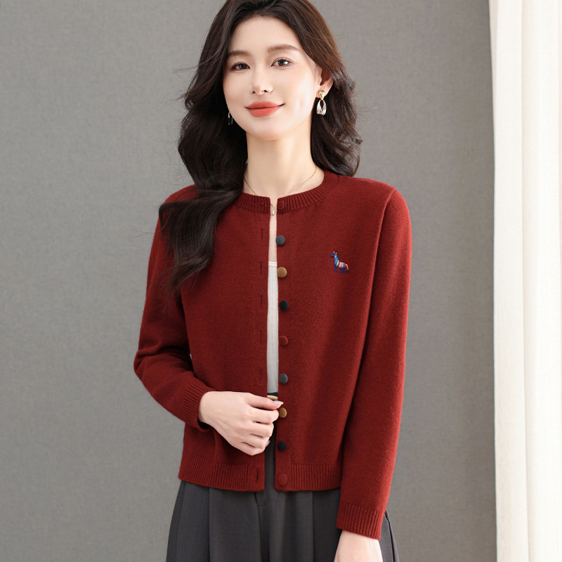New stylish versatile round-neck colorful button knit cardigan for women, autumn new fashion age-reducing wool sweater top New stylish versatile round-neck colorful button knit cardigan for women, autumn new fashion age-reducing wool sweater top